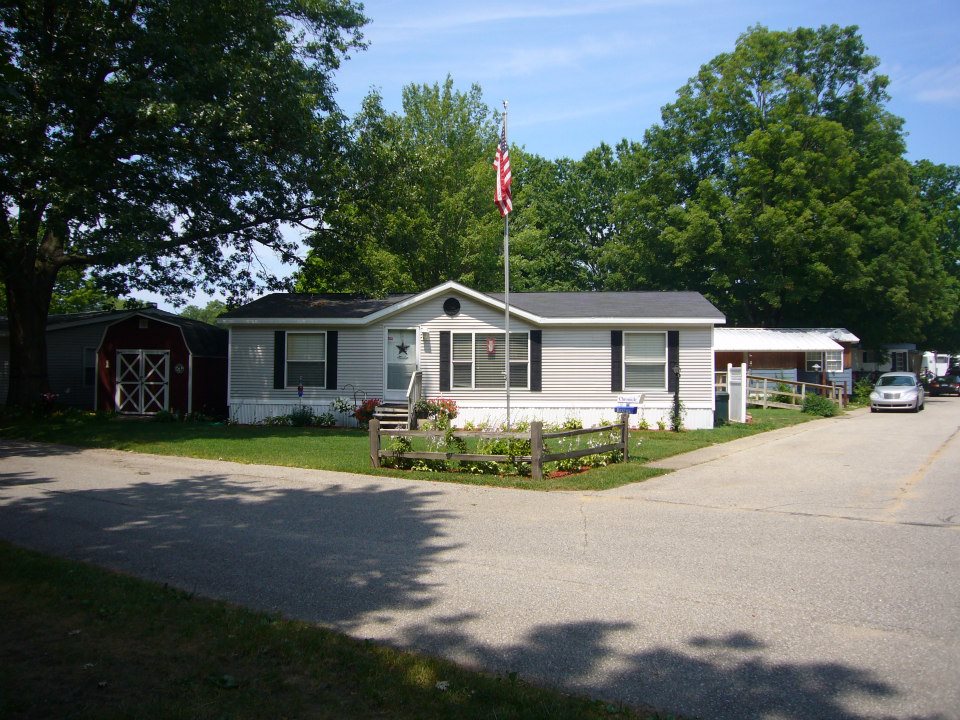 neighborhood, established residential street, Michigan, residential, White Lake area housing